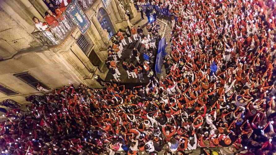 _Pobre de mi_ en la Plaza Consistorial de Pamplona (14). IÑIGO ALZUGARAY