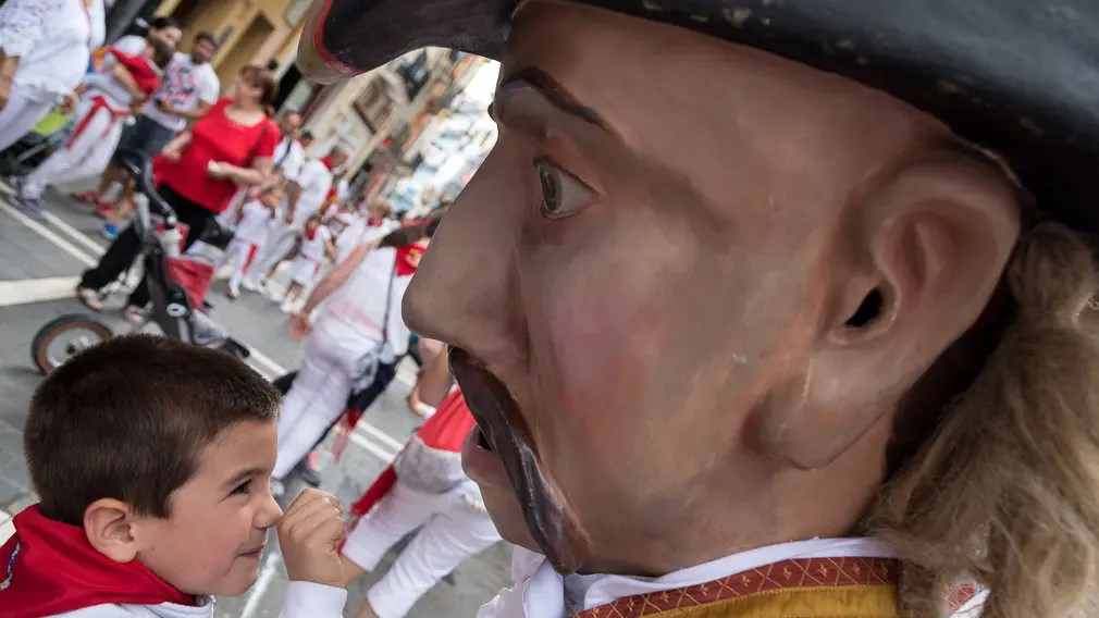 La comparsa de gigantes y cabezudos salen por las calles de Pamplona en los Sanfermines de 2018 (16). IÑIGO ALZUGARAY