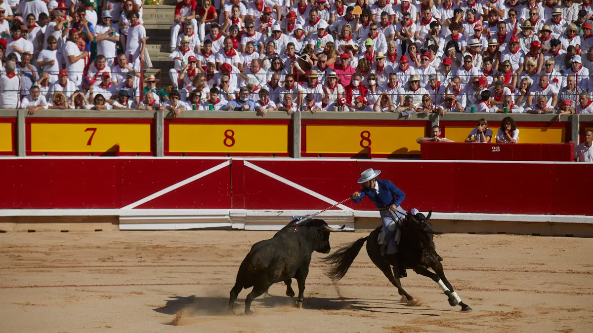 Primera corrida de la Feria del Toro de San Fermín 2022 con toros de Núñez del Cuvillo para Morante de la Puebla, El Juli y Roca Rey y un toro de El Capea para Hermoso de Mendoza en la celebración del centenario del coso pamplonés. IÑIGO ALZUGARAY