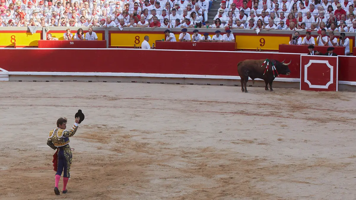 Primera corrida de la Feria del Toro de San Fermín 2022 con toros de Núñez del Cuvillo para Morante de la Puebla, El Juli y Roca Rey y un toro de El Capea para Hermoso de Mendoza en la celebración del centenario del coso pamplonés. IÑIGO ALZUGARAY